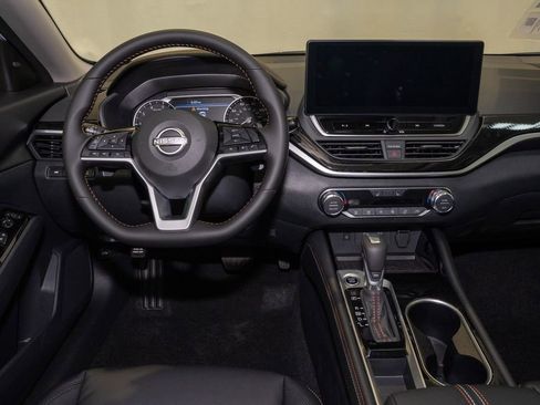 New 2025 Nissan Altima 2.5 SR image 7