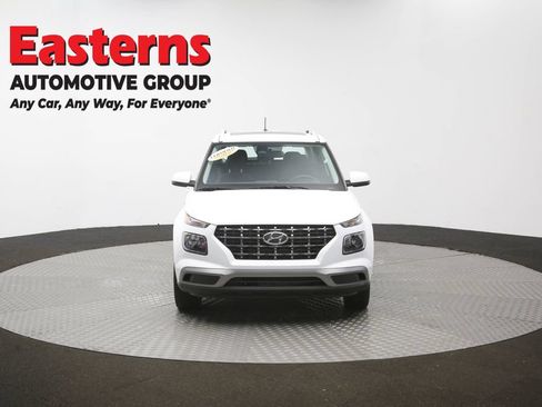 Used 2025 Hyundai Venue SEL FWD image 49