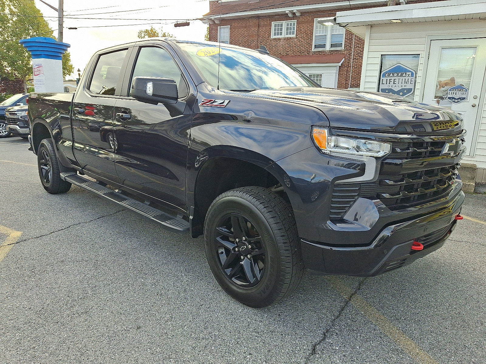 Used 2024 Chevrolet Silverado 1500 LT Trail Boss w/ LT Trail Boss Premium Package AWD/4WD image 5