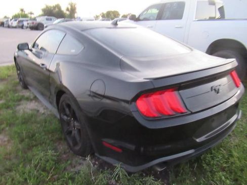 Used 2020 Ford Mustang Coupe w/ Equipment Group 101A RWD image 4