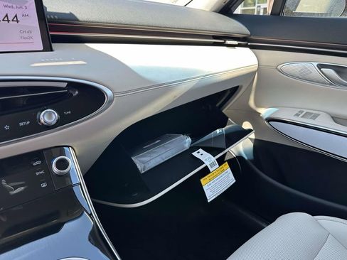 New 2026 Genesis GV70 2.5T AWD/4WD image 17