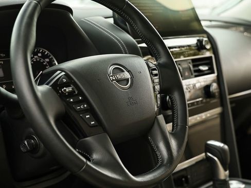 Used 2022 Nissan Armada SV w/ SV Appearance Package AWD/4WD image 15