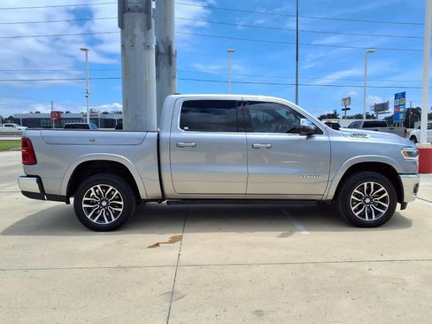 Used 2025 RAM 1500 Limited AWD/4WD image 5