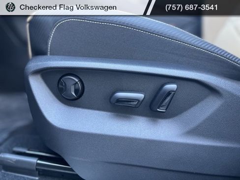 New 2026 Volkswagen Atlas SE image 24