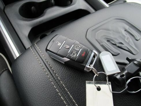 Used 2023 RAM 1500 Laramie image 33