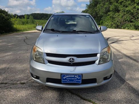 Used 2006 Scion xA FWD image 8