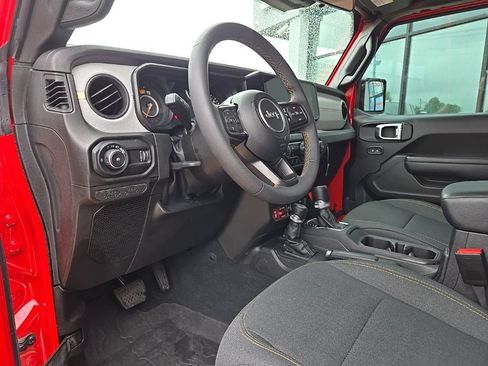 Used 2024 Jeep Wrangler Unlimited Sport AWD/4WD image 36