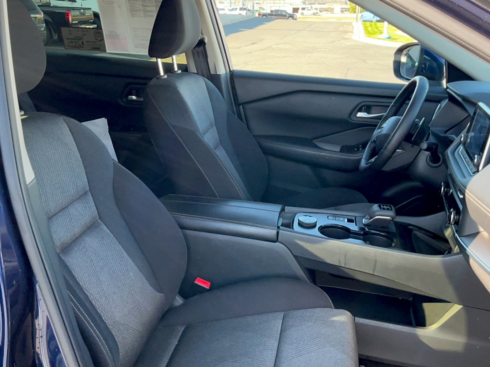 Used 2025 Nissan Rogue SV AWD/4WD image 20