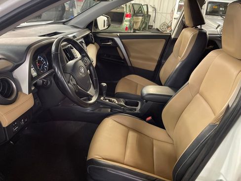 Used 2016 Toyota RAV4 Limited image 9