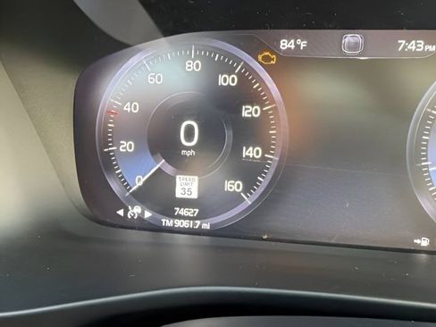 Used 2019 Volvo XC40 T5 R-Design AWD/4WD image 17