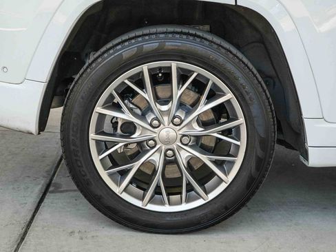 Used 2022 Jeep Grand Cherokee Summit w/ Advanced Protech Group IV AWD/4WD image 11