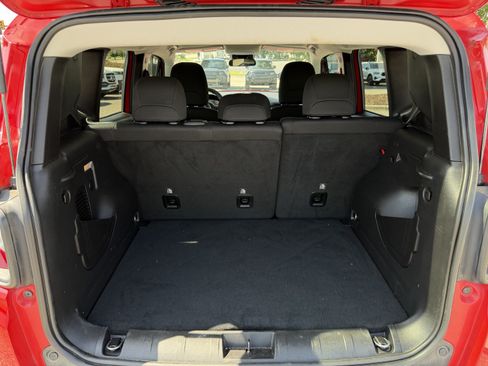 Used 2023 Jeep Renegade Latitude AWD/4WD image 33