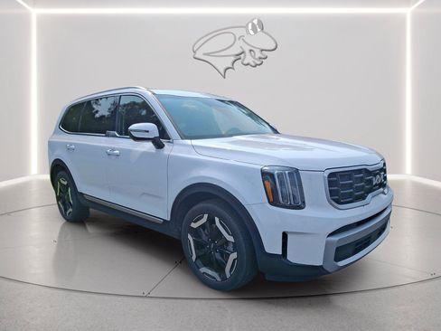 Used 2024 Kia Telluride S AWD/4WD image 6