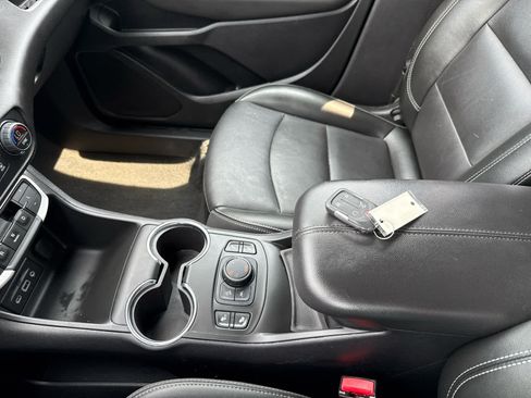 Certified 2022 GMC Terrain SLT AWD/4WD image 19