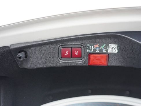 Used 2023 Mercedes-Benz C 300 4MATIC Coupe image 22