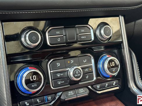 Used 2024 GMC Yukon Denali Ultimate AWD/4WD image 26