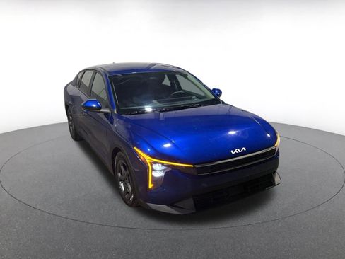 Used 2025 Kia K4 LXS image 1