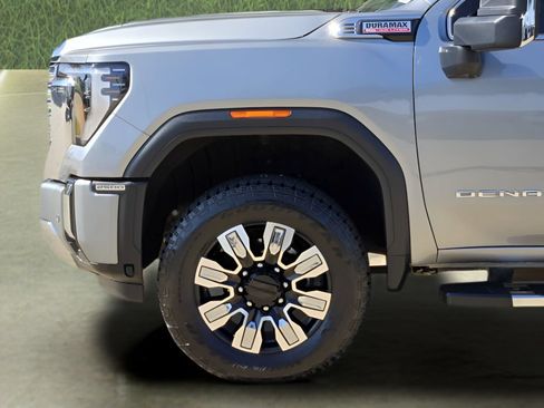 Used 2025 GMC Sierra 2500 Denali w/ Denali Reserve Package AWD/4WD image 10