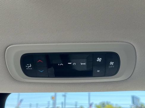 Used 2023 Chrysler Voyager LX FWD image 19