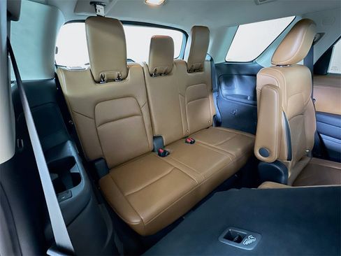 Used 2022 Nissan Pathfinder Platinum w/ Cargo Package image 14