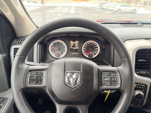 Used 2020 RAM 1500 Classic SLT image 32