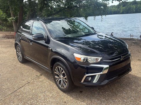 Used 2018 Mitsubishi Outlander Sport SE AWD/4WD image 2
