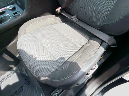 Used 2023 Chevrolet Traverse LT w/ LPO, Floor Liner Package image 18
