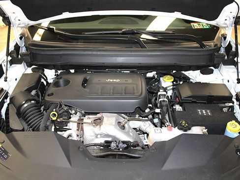 Certified 2020 Jeep Cherokee High Altitude AWD/4WD image 44