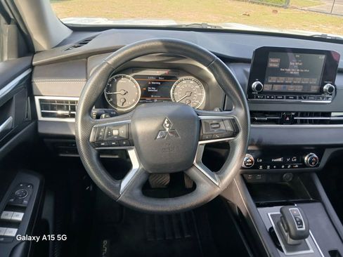 Used 2022 Mitsubishi Outlander ES FWD image 24