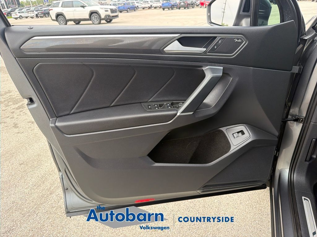 Used 2020 Volkswagen Tiguan SEL Premium R-Line AWD/4WD image 9
