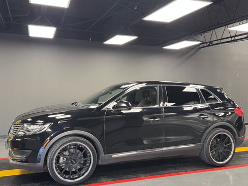 Used 2016 Lincoln MKX Reserve w/ Luxury Package image 2