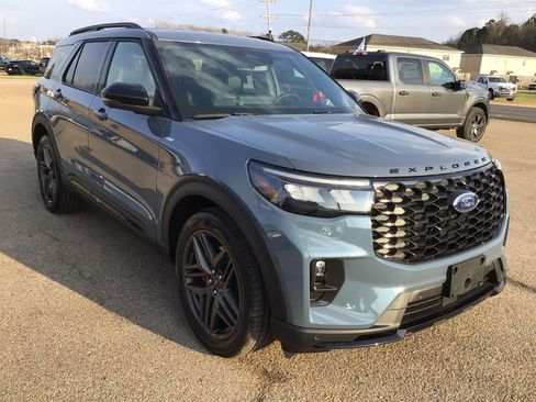 New 2026 Ford Explorer ST-Line w/ ST-Line Street Pack image 7