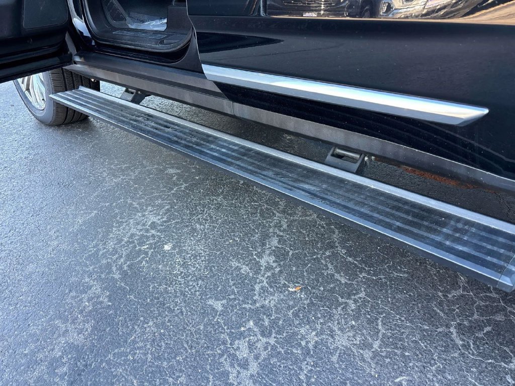 Used 2021 GMC Yukon Denali AWD/4WD image 8