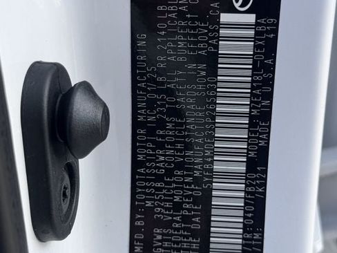 Used 2025 Toyota Corolla LE FWD image 26
