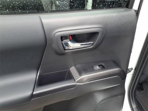 Used 2023 Toyota Tacoma TRD Sport image 6