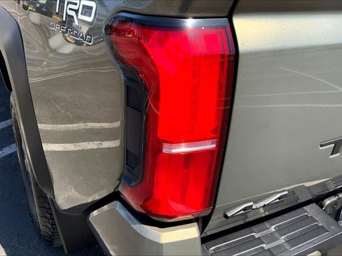 Certified 2024 Toyota Tacoma TRD Off-Road image 28