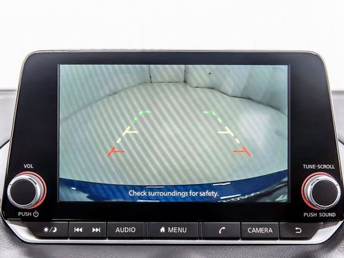 Used 2025 Nissan Sentra SV image 14