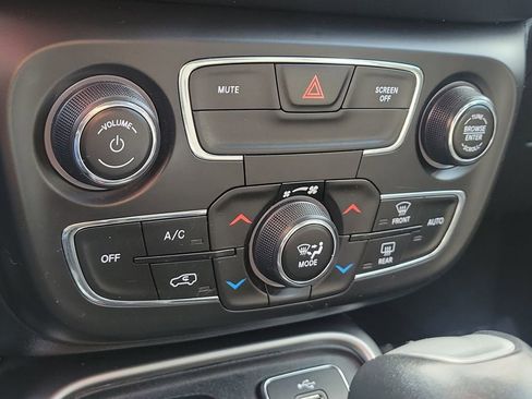 Used 2018 Jeep Compass Latitude w/ Popular Equipment Group image 31