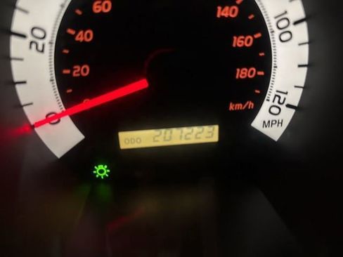 Used 2015 Toyota Tacoma PreRunner w/ SR5 Package image 22