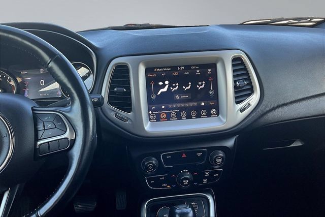 Used 2021 Jeep Compass Latitude AWD/4WD image 9