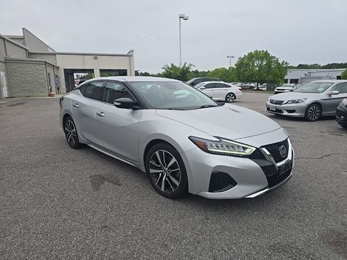 Used 2021 Nissan Maxima 3.5 SV w/ Floor Mat Group FWD image 7