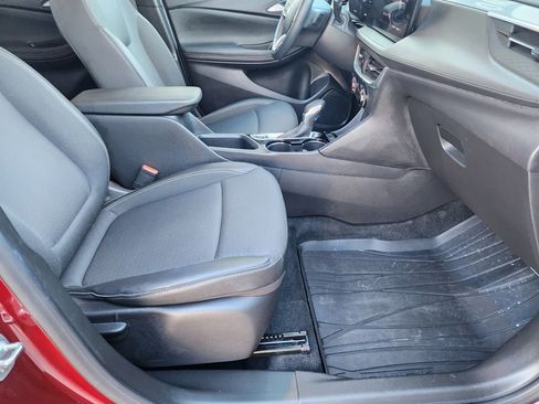 Used 2024 Buick Encore GX Preferred image 17