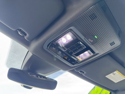 Used 2024 Volkswagen Atlas Cross Sport SE w/ Panoramic Sunroof Package image 30