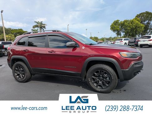 Used 2021 Jeep Cherokee Trailhawk w/ Technology Group AWD/4WD image 1