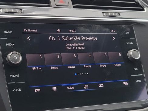 Used 2021 Volkswagen Tiguan SE image 33