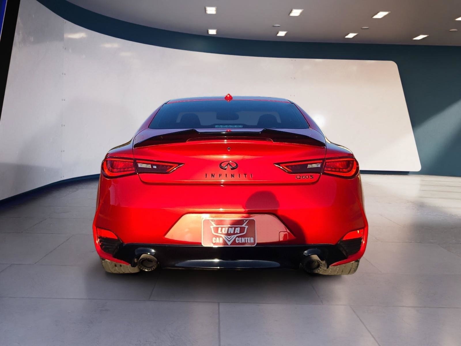 Used 2019 INFINITI Q60 Red Sport 400 w/ Cargo Package RWD image 4