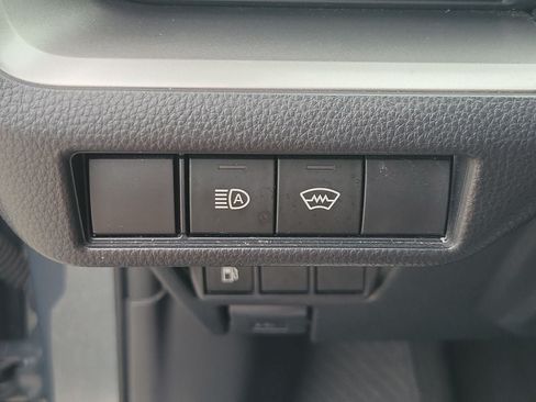 Used 2024 Toyota Prius LE FWD image 31