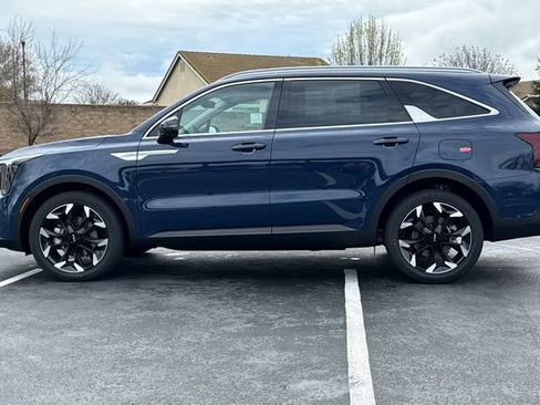 New 2026 Kia Sorento EX FWD image 10