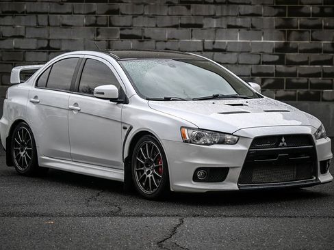 Used 2015 Mitsubishi Lancer Evolution Final Edition image 2