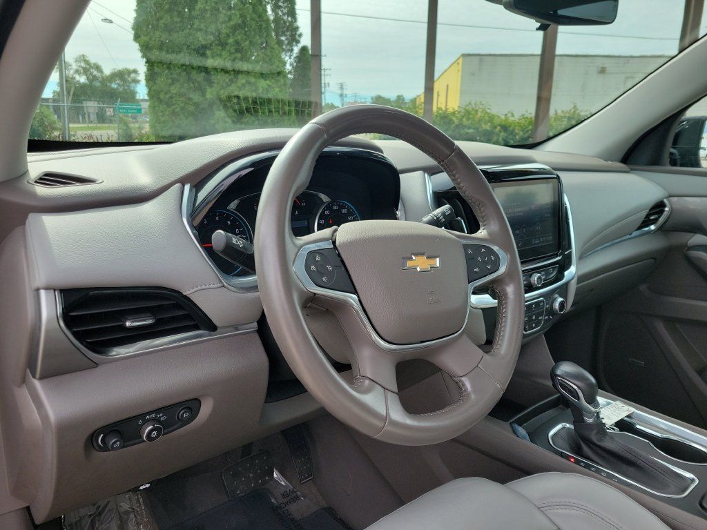 Used 2021 Chevrolet Traverse LT w/ LT Premium Package AWD/4WD image 25